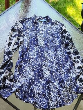 Blue and White Floral Print Button-Up Blouse